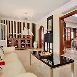 Casa Elena Βίλα *